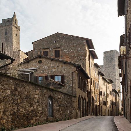 Appartamento Le Palme Con Terrazze In Centro San Gimignano Exterior foto