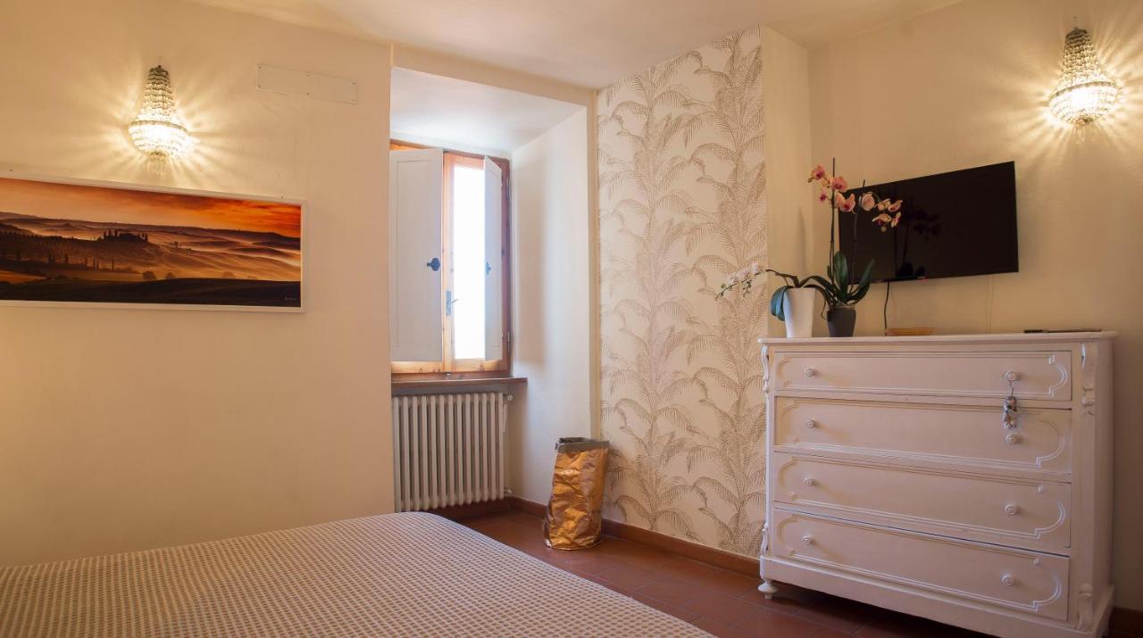 Appartamento Le Palme Con Terrazze In Centro San Gimignano Exterior foto